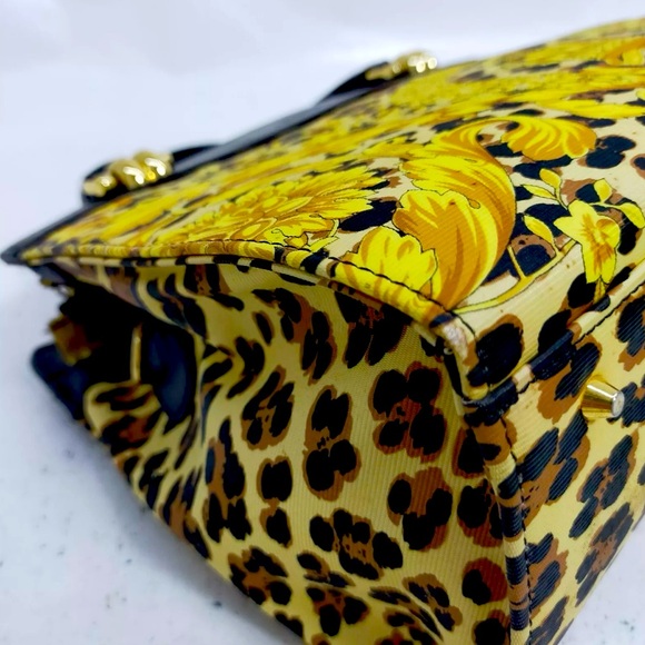 Gianni Versace Hand Bag  Yellow PVC💕💕 - Picture 6 of 9